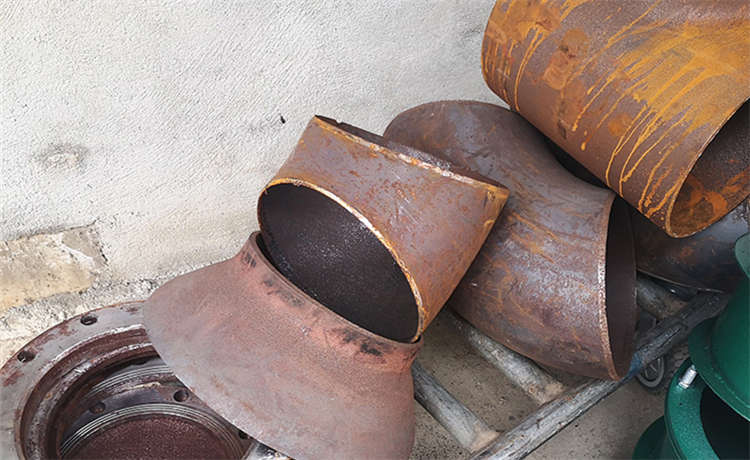 20厚鋼立柱加工廠(chǎng)家，排水螺旋鋼管，1824mm螺旋管，鋼材場(chǎng)400mm螺旋管
